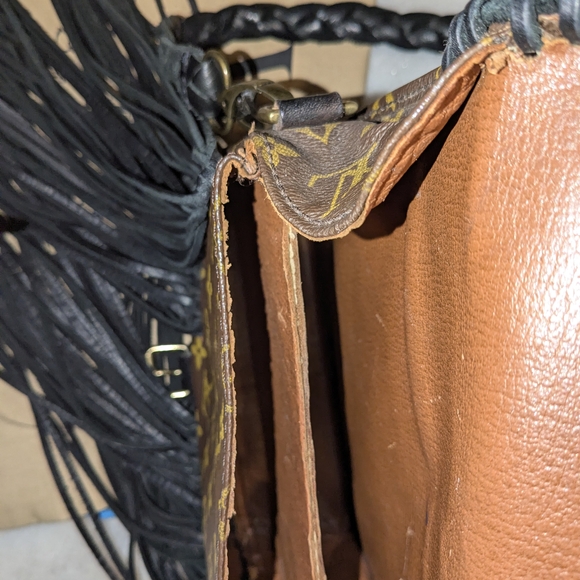 Louis Vuitton Monogram Brown Crossbody with Black Fringe - Picture 8 of 8